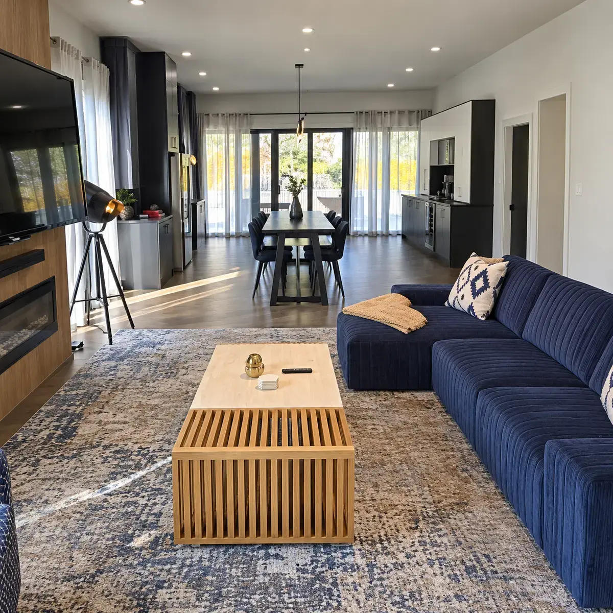 Clean Atlanta short term rental living room after turnover service.